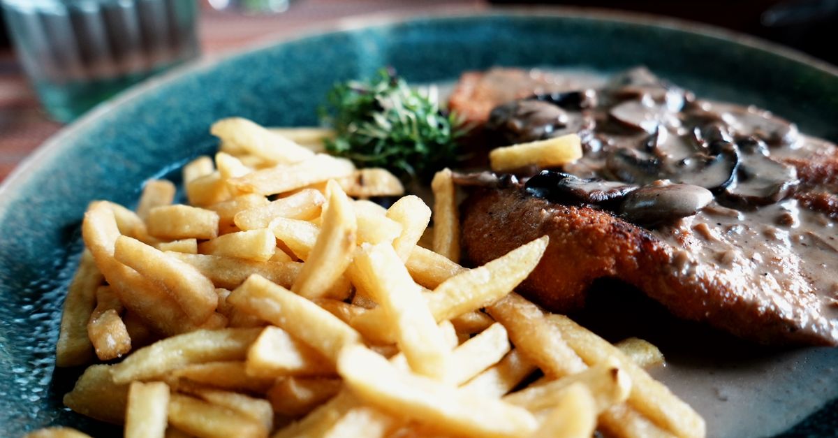 Schnitzel with fries